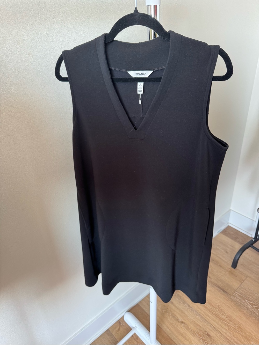 SPANX Black Sleeveless V-Neck Ponte Shift Dress